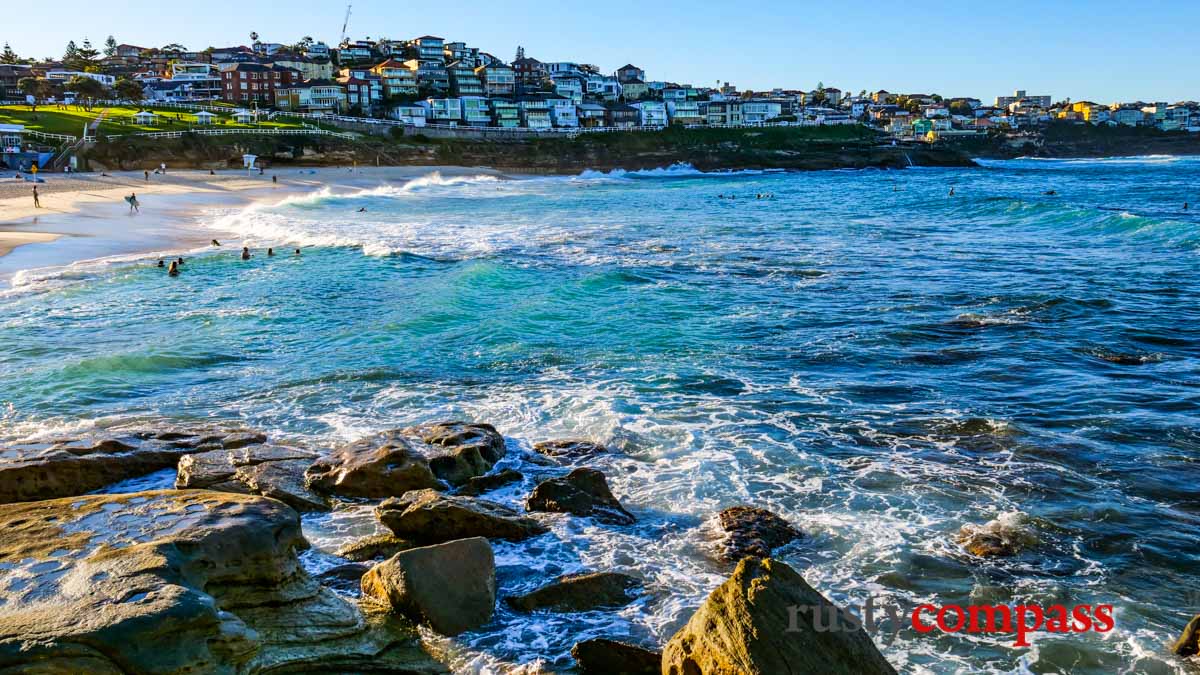 Bronte Beach in winter - perfect for a walk, Sydney Bronte Beach in winter - perfect for a walk, Sydney